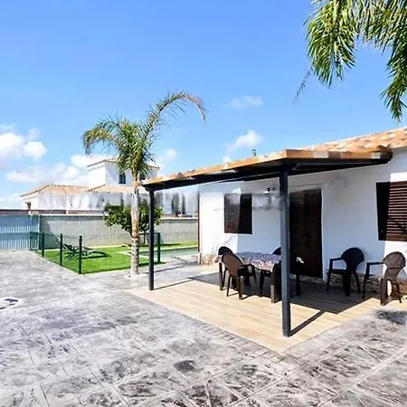 Con Encanto En Conil Solo Familias Y Parejas Vakantiehuis Conil De La Frontera